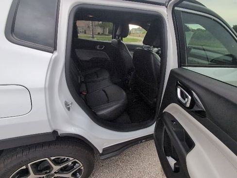 Used 2025 Jeep Compass Limited AWD/4WD image 8