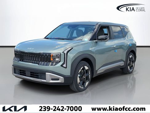New 2027 Kia Seltos S FWD image 3