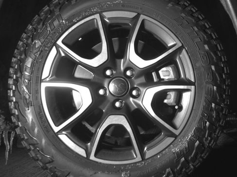 Used 2025 Jeep Compass Trailhawk AWD/4WD image 15