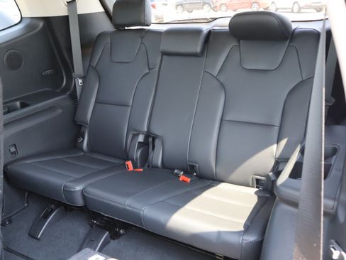 Used 2024 Kia Telluride SX Prestige w/ Towing Package AWD/4WD image 11