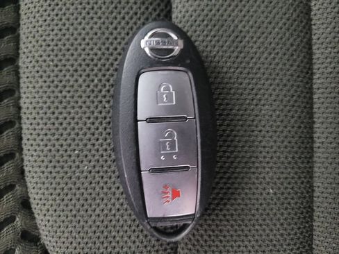 Used 2020 Nissan Frontier SV image 32