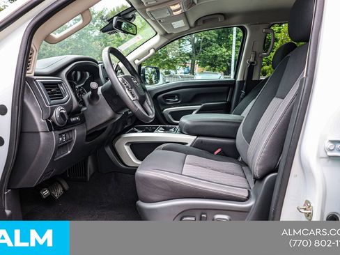 Used 2024 Nissan Titan SV w/ SV Convenience Package RWD image 18
