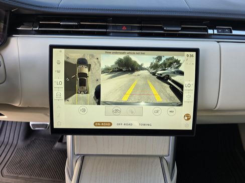 Certified 2024 Land Rover Range Rover Autobiography AWD/4WD image 21