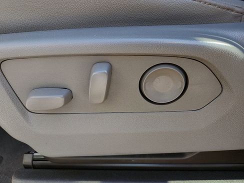 Used 2025 GMC Sierra 1500 SLT RWD image 15