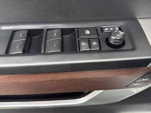 Used 2023 Toyota Sequoia Capstone image 18