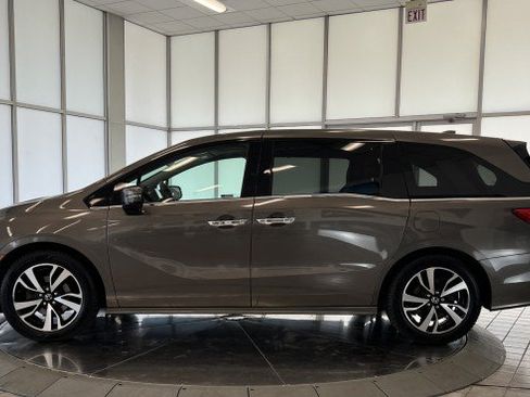 Used 2018 Honda Odyssey Elite image 4