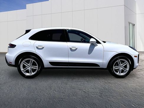 Certified 2024 Porsche Macan AWD/4WD image 7