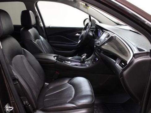 Used 2020 Buick Envision Essence image 30