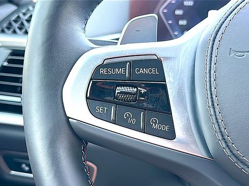 Certified 2025 BMW X7 M60i AWD/4WD image 31