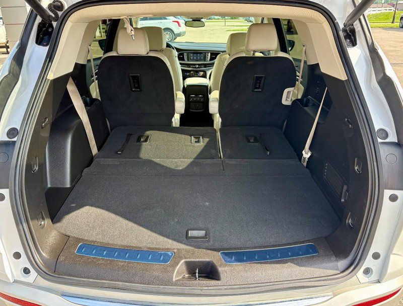 Used 2023 Buick Enclave Essence w/ Experience Buick Package FWD image 6