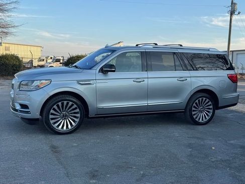 Used 2020 Lincoln Navigator L Reserve w/ Luxury Package image 4