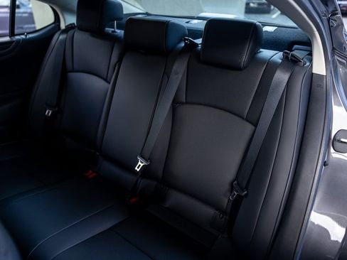 Used 2025 Lexus ES 300h w/ Premium Package image 26