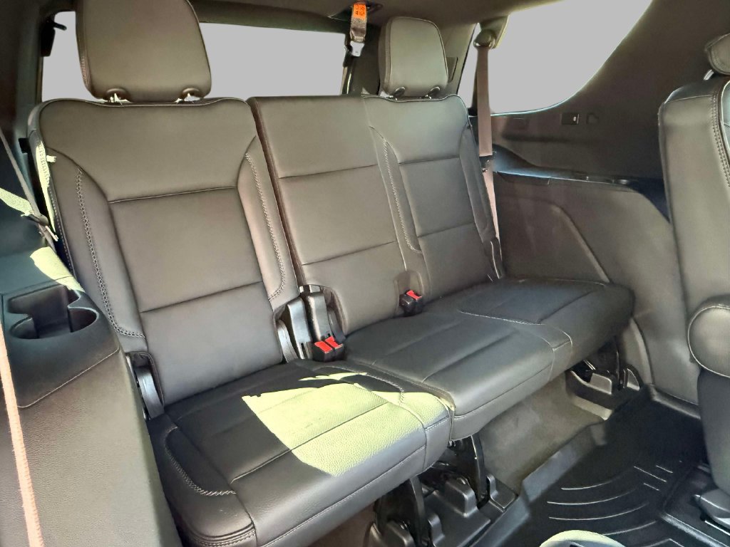 Used 2021 GMC Yukon Denali w/ Advanced Technology Package AWD/4WD image 17