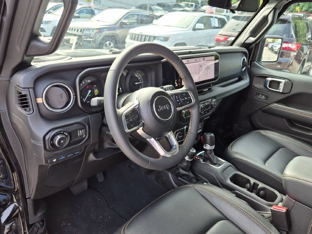 Used 2024 Jeep Wrangler Unlimited Sahara w/ Safety Group AWD/4WD image 11