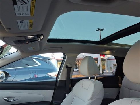 Used 2025 Hyundai Tucson SEL image 16