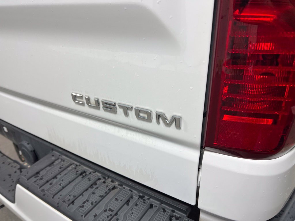 Used 2022 Chevrolet Silverado 1500 Custom AWD/4WD image 16