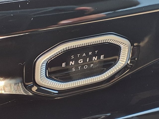 New 2027 Jeep Grand Cherokee Altitude RWD image 9