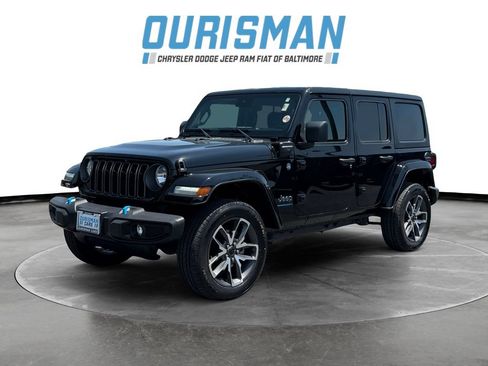 Used 2024 Jeep Wrangler Unlimited AWD/4WD image 2