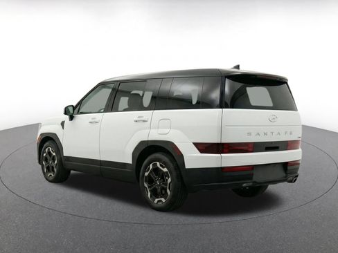 Used 2025 Hyundai Santa Fe SEL FWD image 7