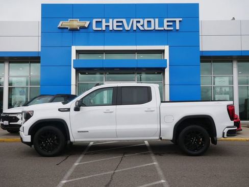 Used 2023 GMC Sierra 1500 Elevation w/ Preferred Package AWD/4WD image 4