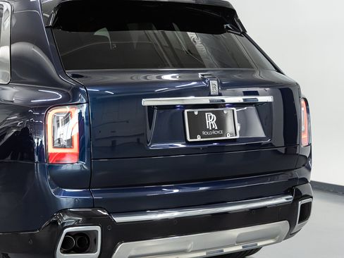 Certified 2025 Rolls-Royce Cullinan AWD/4WD image 21