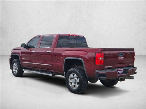 Used 2015 GMC Sierra 2500 Denali w/ Duramax Plus Package AWD/4WD image 8