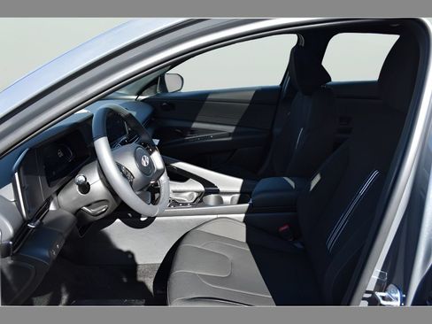 New 2026 Hyundai Elantra SEL Sport FWD image 9