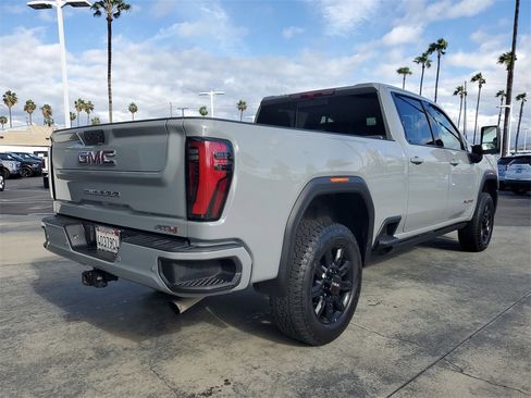 Used 2025 GMC Sierra 2500 AT4 image 4