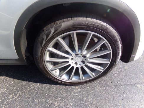 Used 2016 Mercedes-Benz GLC 300 image 45