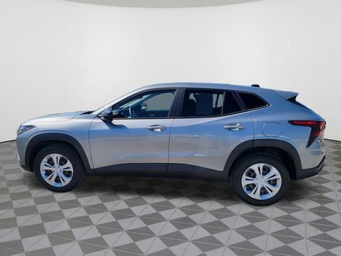 Used 2024 Chevrolet Trax LS w/ Driver Confidence Package FWD image 11