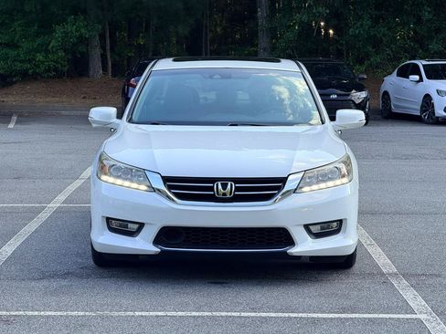 Used 2013 Honda Accord Touring image 3