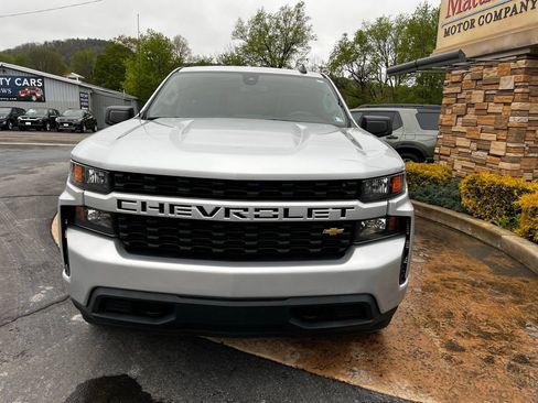 Used 2022 Chevrolet Silverado 1500 Custom w/ Safety Confidence Package AWD/4WD image 2