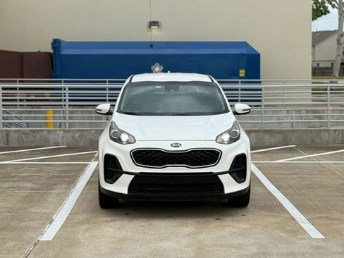 Used 2021 Kia Sportage LX w/ LX Fwd Popular Package image 2