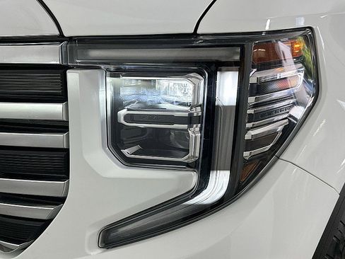 Used 2024 GMC Sierra 1500 SLT image 23