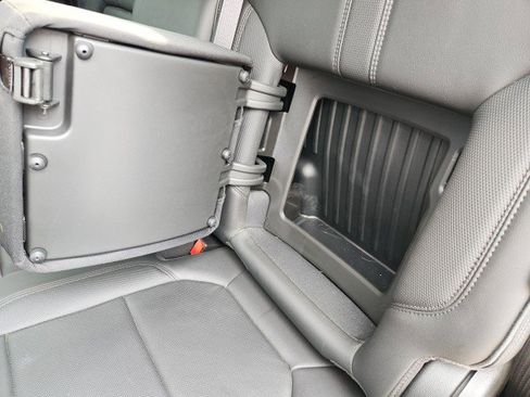 Used 2021 Chevrolet Silverado 1500 High Country image 23