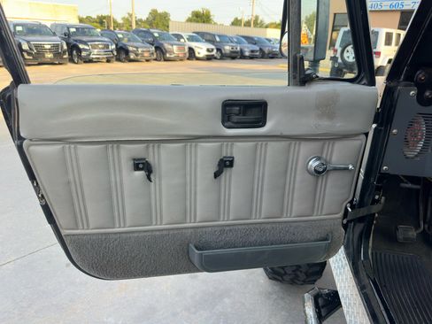 Used 1989 Jeep Wrangler Laredo image 24