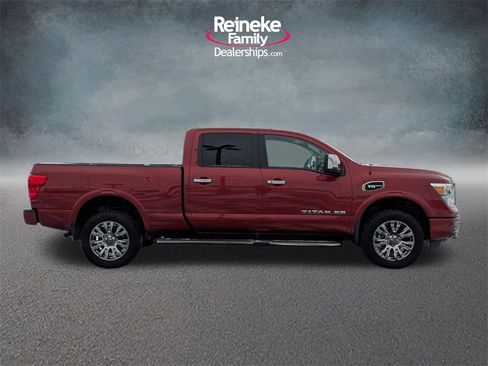 Used 2017 Nissan Titan Platinum Reserve image 4