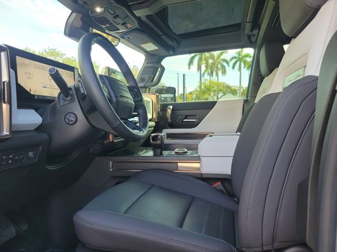 Used 2025 GMC Hummer EV 2X image 12