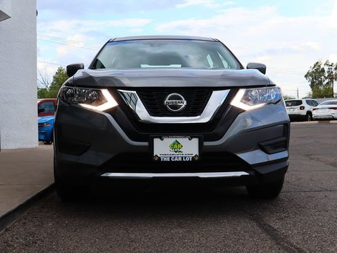 Used 2020 Nissan Rogue S FWD image 17
