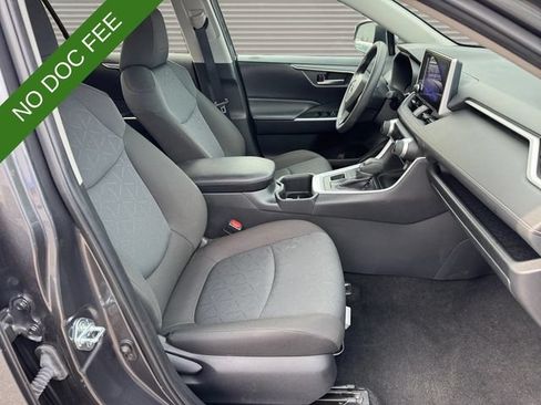 Used 2025 Toyota RAV4 XLE AWD/4WD image 16