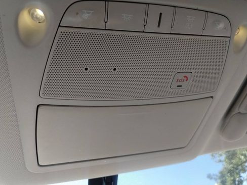 Used 2018 Nissan Pathfinder SL FWD image 29