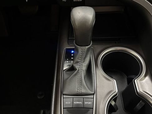 Used 2023 Toyota Camry SE FWD image 18