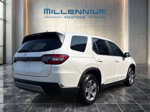 Certified 2024 Honda Pilot EX-L image 5