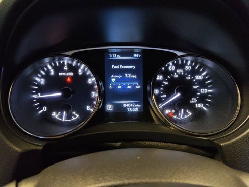 Used 2016 Nissan Rogue SV FWD image 23
