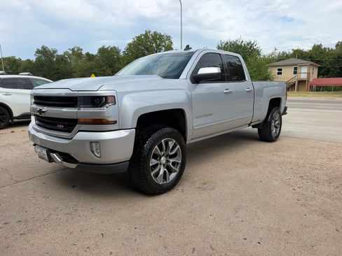 Used 2018 Chevrolet Silverado 1500 LT w/ All Star Edition AWD/4WD image 4