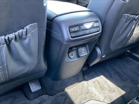 Used 2022 Hyundai Palisade Limited FWD image 34