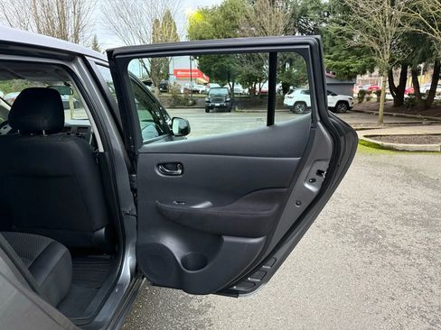 Used 2017 Nissan Leaf S w/ Charge Package image 28