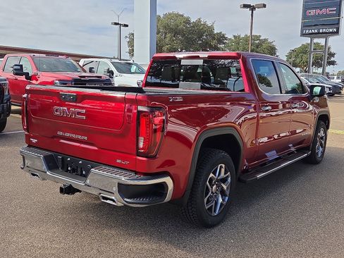 New 2026 GMC Sierra 1500 SLT image 4