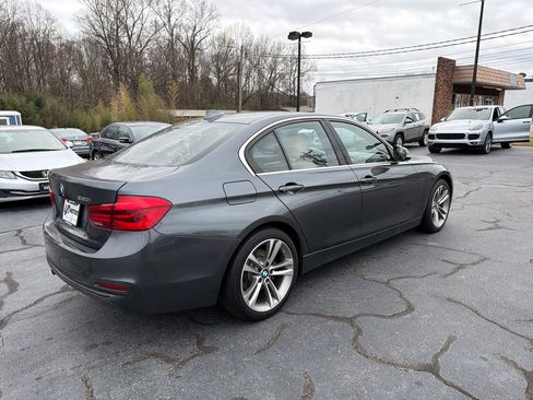 Used 2017 BMW 330i Sedan image 5