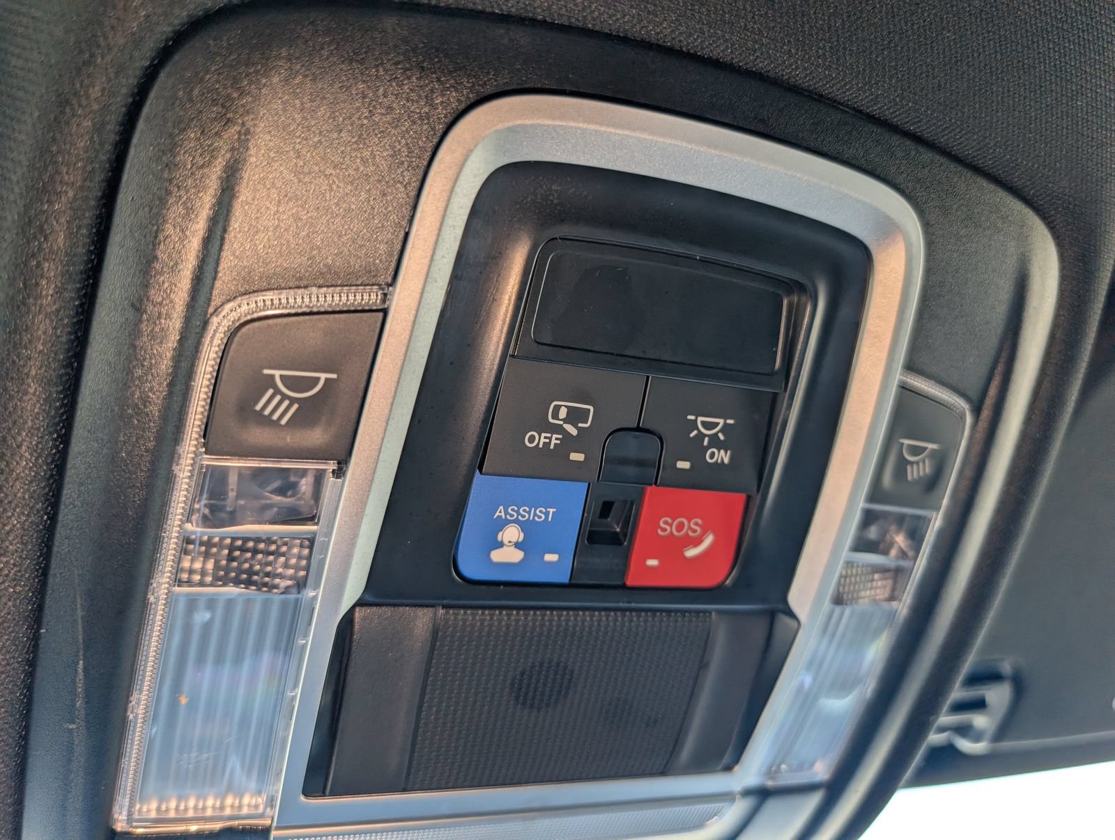 Used 2024 RAM 1500 Laramie AWD/4WD image 25